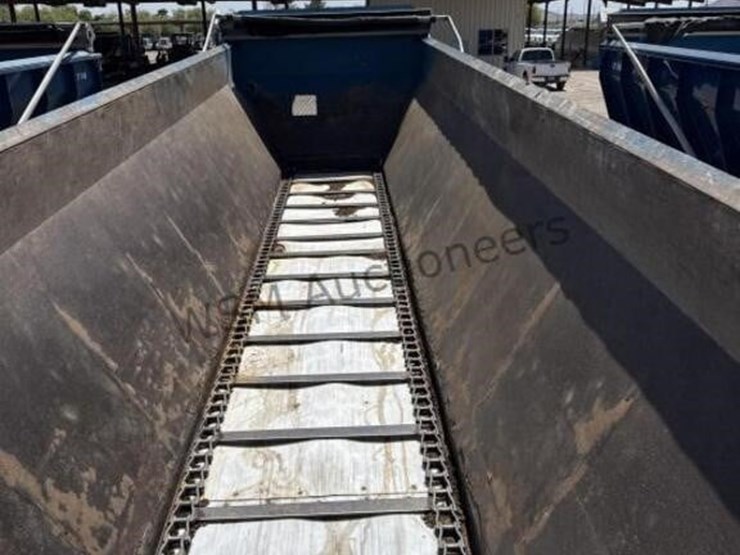 2020-versa-v-bottom-spreader-trailer-image-21