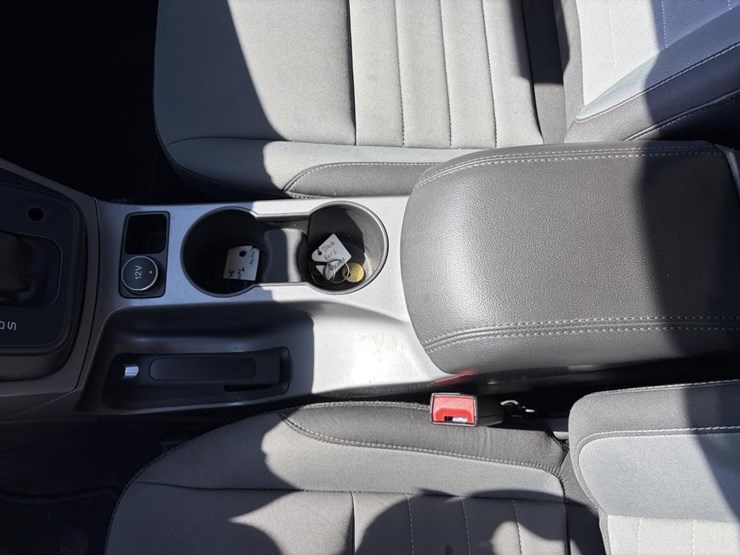 2016-ford-escape-image-19