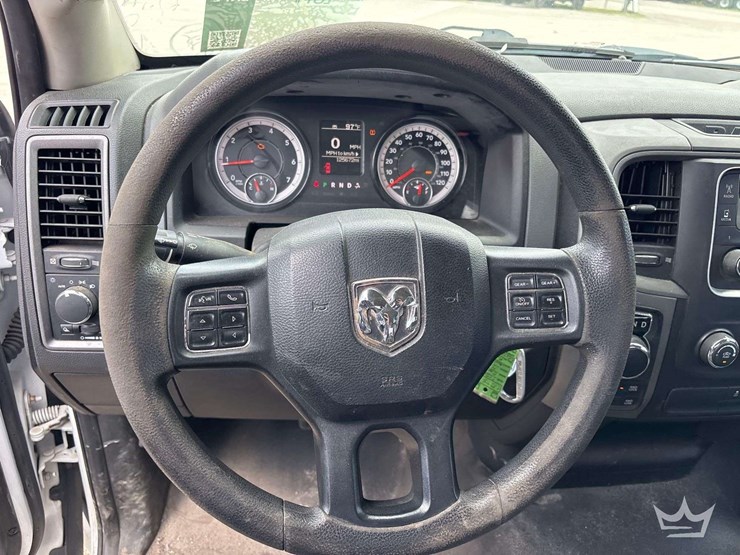 2020-ram-1500-classic-image-8