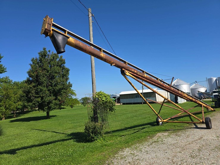 10x60-straight-auger,-540pto,-crank-winch-in-working-order-image-3