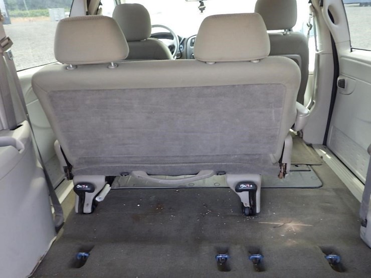 2006-dodge-grand-caravan-image-17
