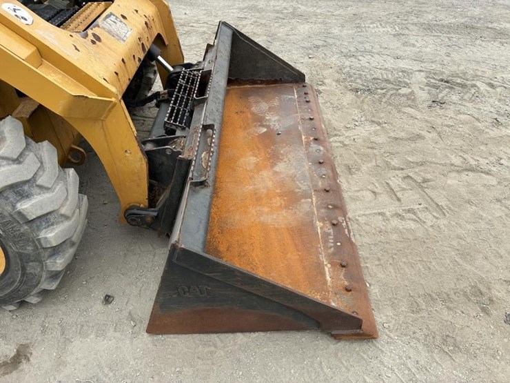2016-caterpillar-272d2-image-6