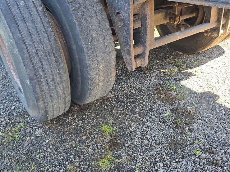 1970-fruehauf-dump-trailer,-32',-air-tailgate,-spring-ride,-full-frame,-grain-chute,-roll-tarp,-vin--639909-image-21