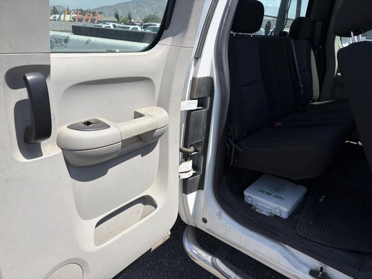 2012-gmc-sierra-3500-image-9