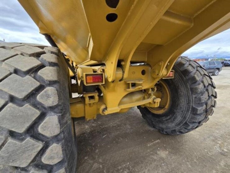 1996-caterpillar-d250e-image-22