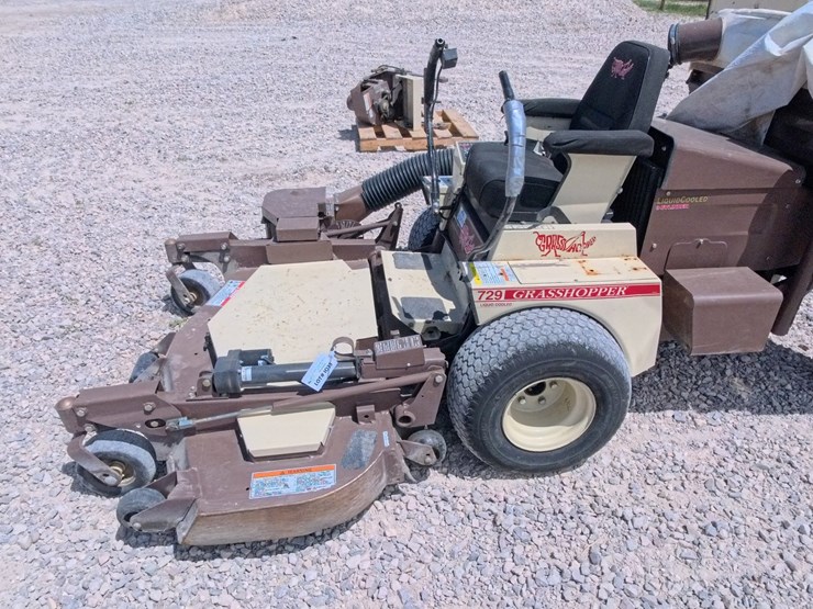 #1035-•-2008-grasshopper-729-zero-turn-mower-image-17