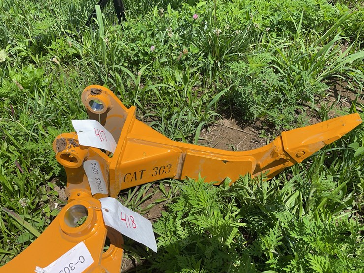 caterpillar-303-image-3