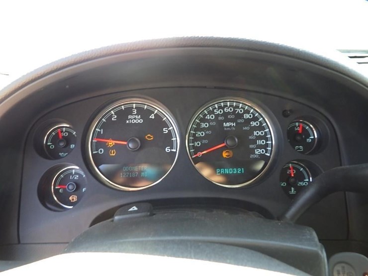2008-chevrolet-tahoe-image-29