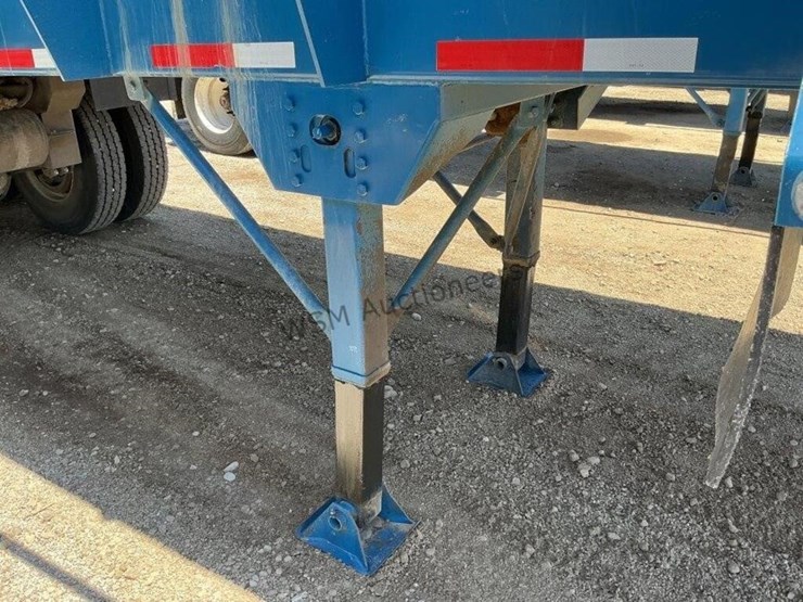 2020-versa-v-bottom-spreader-trailer-image-18