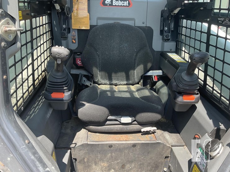 2020-bobcat-t76-image-13