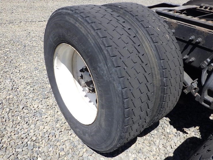 2012-peterbilt-386-image-27