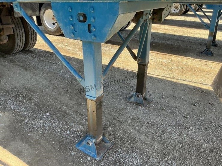 2014-versa-v-bottom-spreader-trailer-image-15