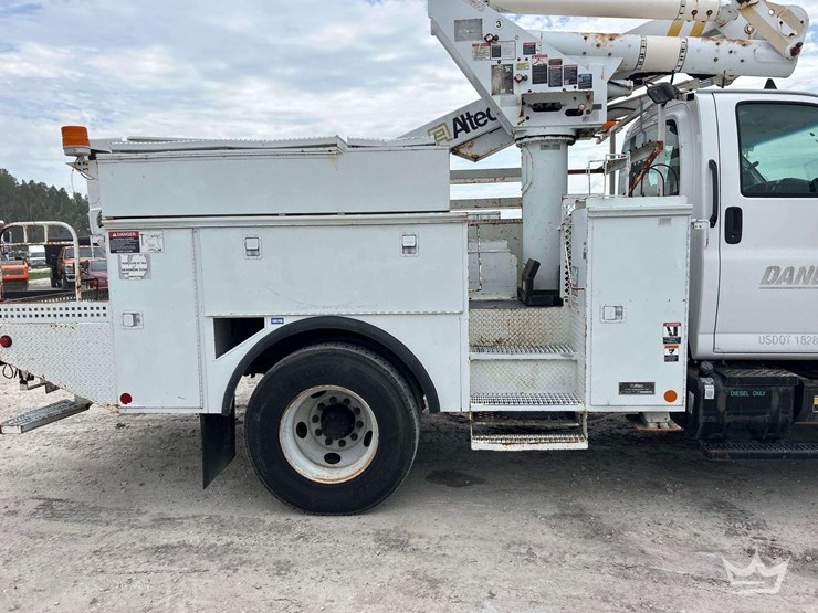 2008-chevrolet-c7500-altec-ta40-41ft.-bucket-truck-image-22