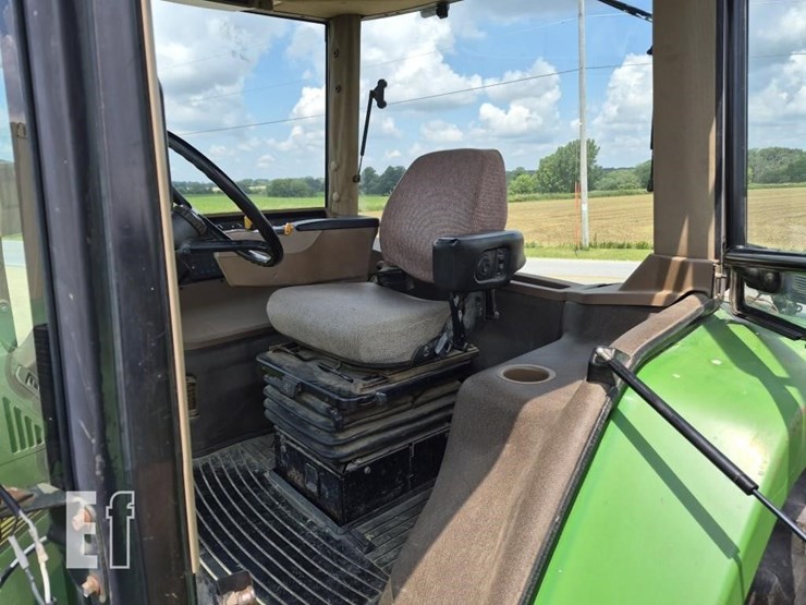1995-john-deere-8200-image-14