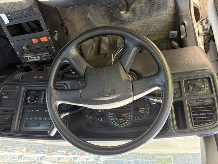 2003-chevrolet-2500-image-12