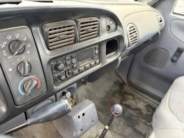 1999-dodge-ram-3500-image-15
