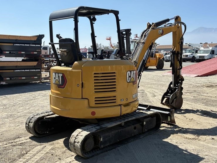 2020-caterpillar-303.5-image-3