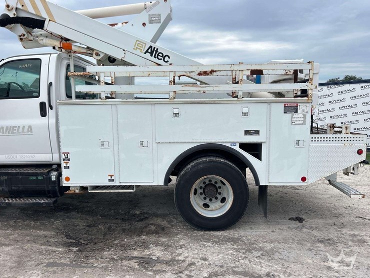 2008-chevrolet-c7500-altec-ta40-41ft.-bucket-truck-image-18