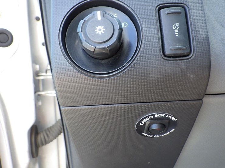 2017-ford-650-image-24