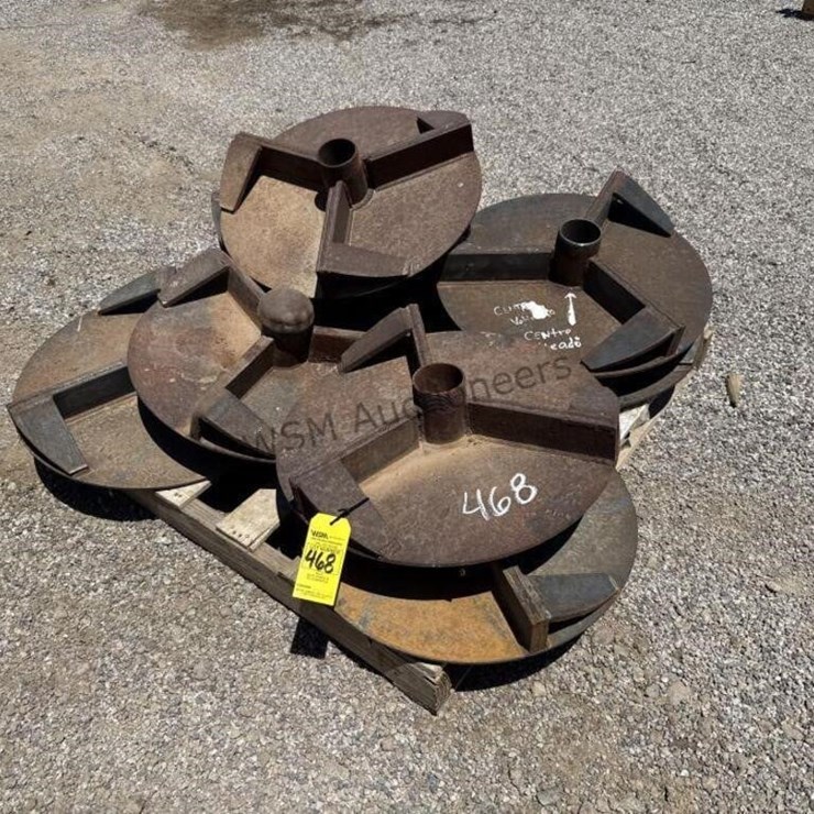 PALLET OF 22IN SPINNERS FOR SPREADER TRAILERS