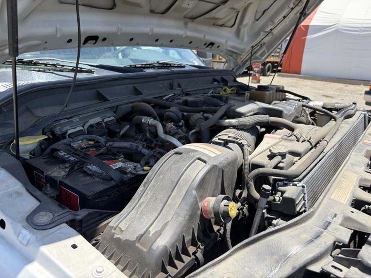 2011-ford-f550-image-9