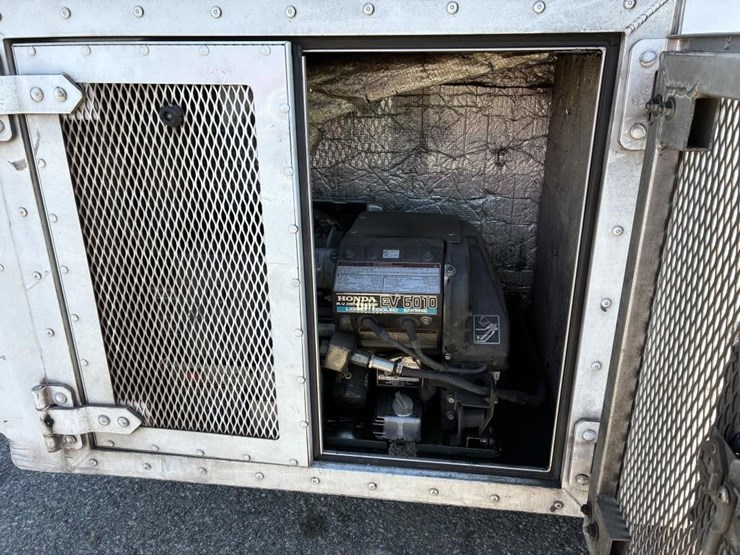 2008-workhorse-w62-image-12