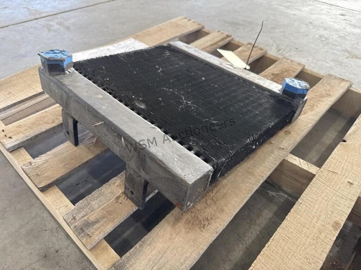 versa-spreader-trailer-hydraulic-fluid-radiator-image-4