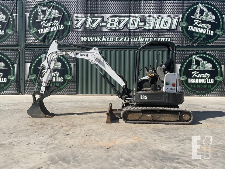 2012-bobcat-e35-image-1