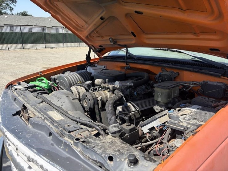 2000-chevrolet-silverado-2500-image-5