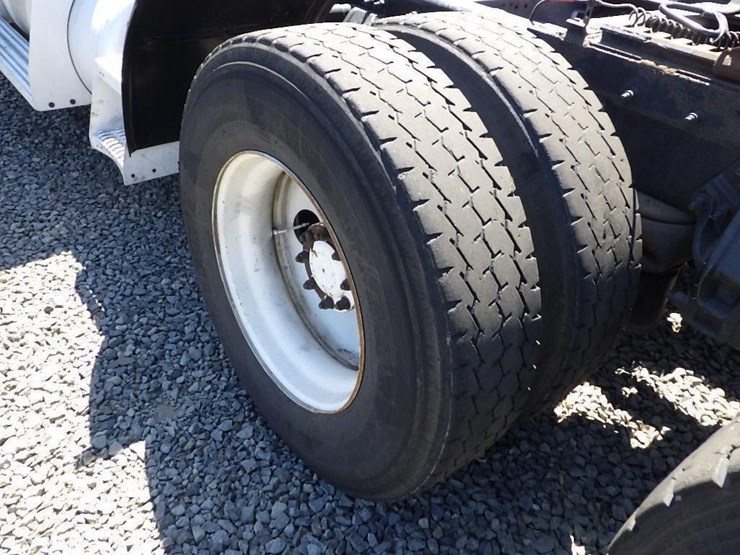 2012-peterbilt-386-image-23