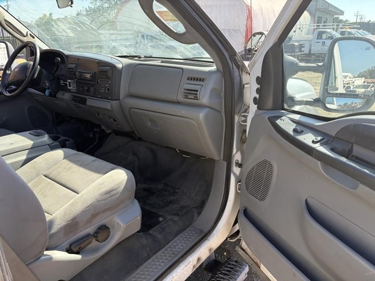 2006-ford-f450-image-8
