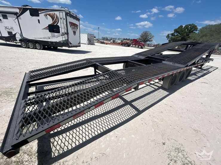 2020-kaufman-47ft.-gooseneck-tri-axle-car-hauler-trailer-image-3