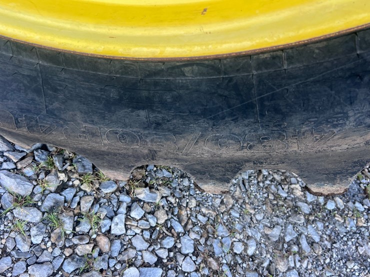 john-deere-8110-image-10