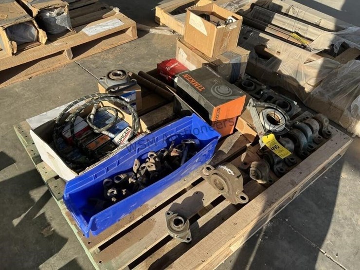 pallet-of-international-spreader-truck-bearing,-image-1