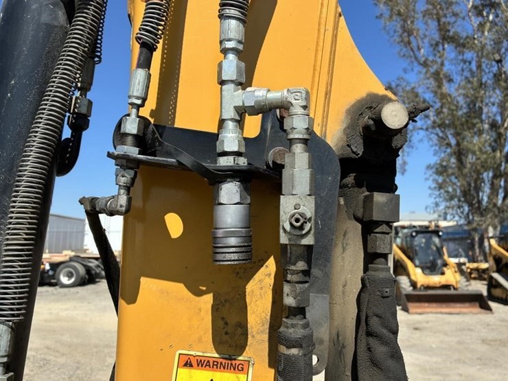 2020-caterpillar-303.5-image-8