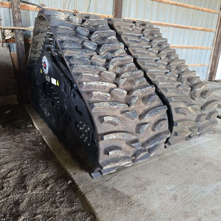 Saucy Combine Tracks, 32'' Very Low Use, Have the adapter to fit a JD Combine, used on 1 season