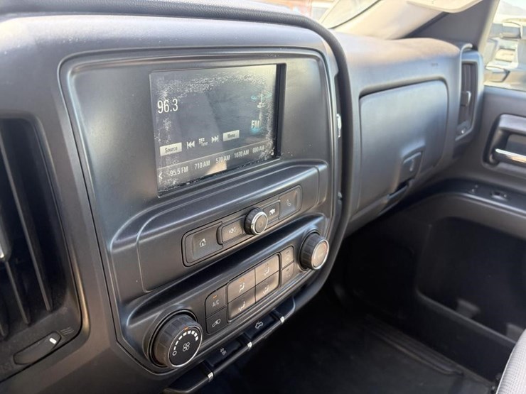 2016-chevrolet-silverado-3500-image-19