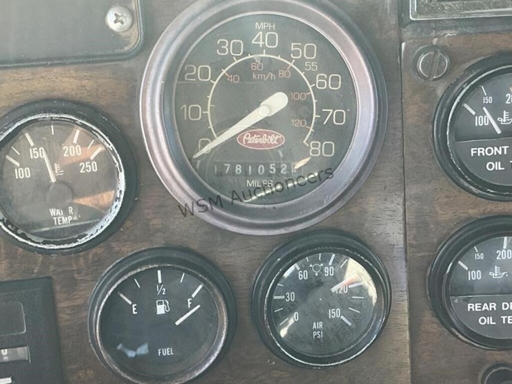1995-peterbilt-379-image-18