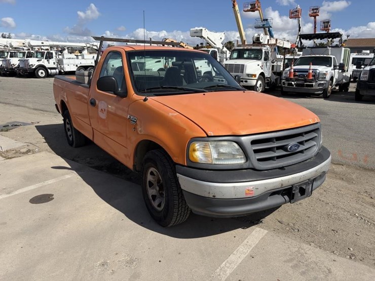 2000-ford-f150-xl-image-2