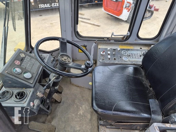 1989-deere-344e-image-13