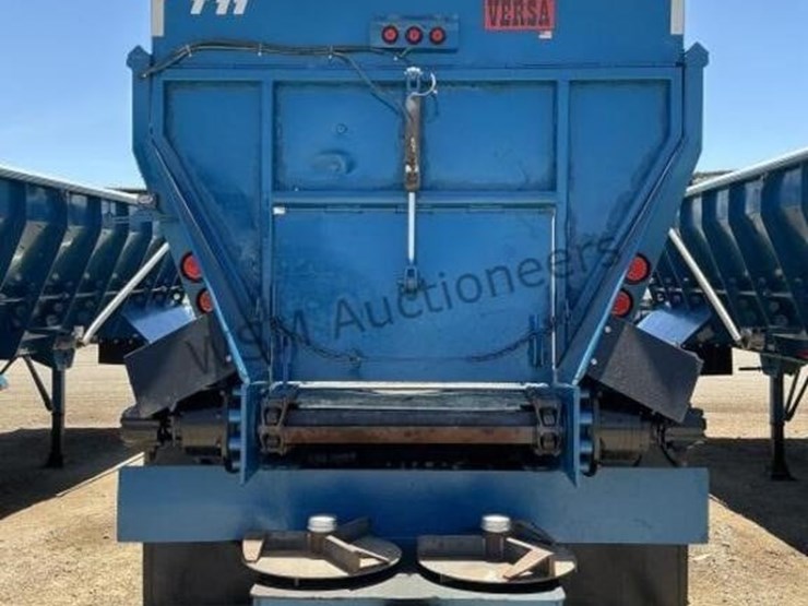 2016-versa-v-bottom-spreader-trailer-image-5
