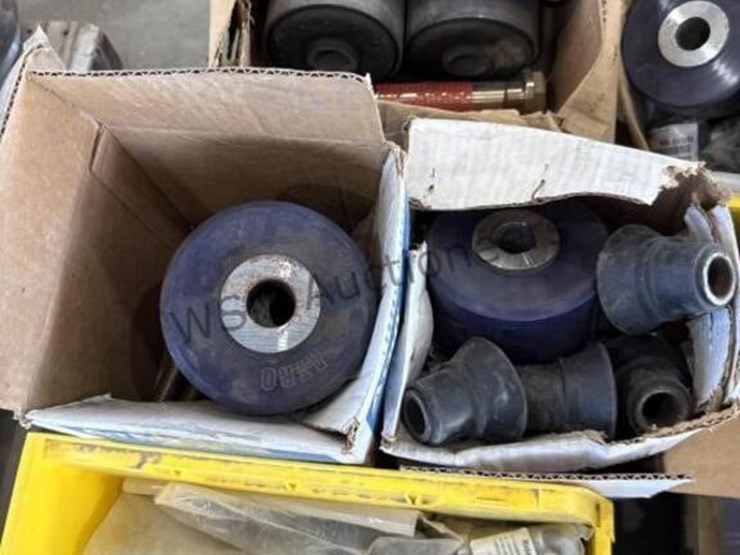 versa-spreader-trailer-suspension-and-bushing-image-10