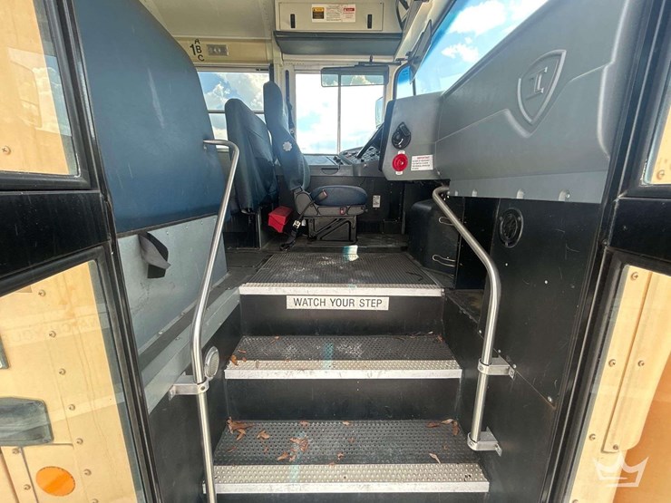 2007-ic-corporation-pb105-school-bus-image-11