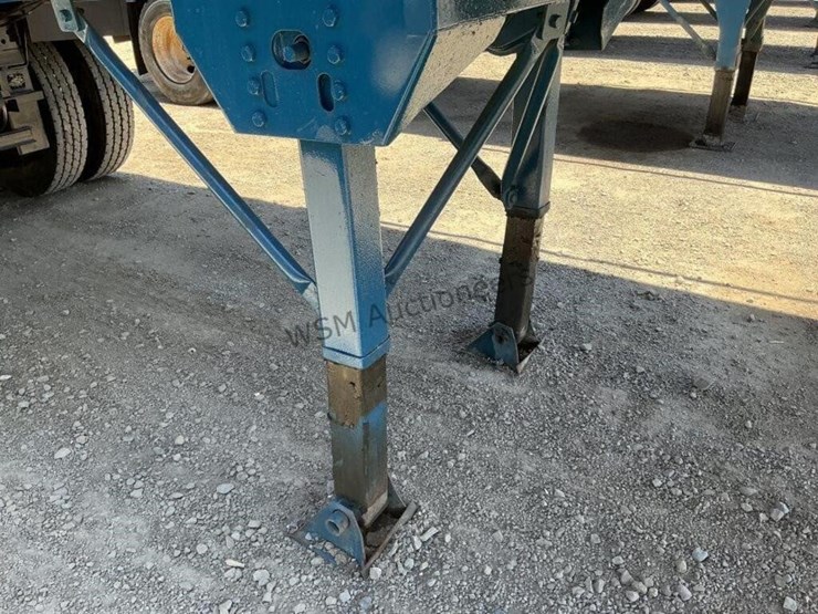 2014-versa-v-bottom-spreader-trailer-image-14