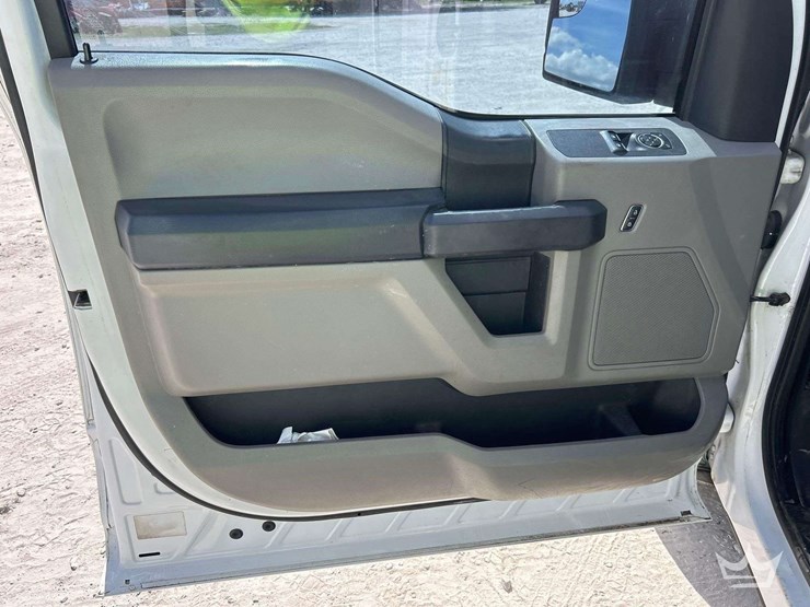2019-ford-f150-image-11