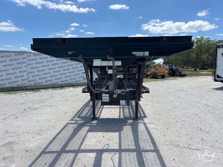 2020-kaufman-47ft.-gooseneck-tri-axle-car-hauler-trailer-image-23