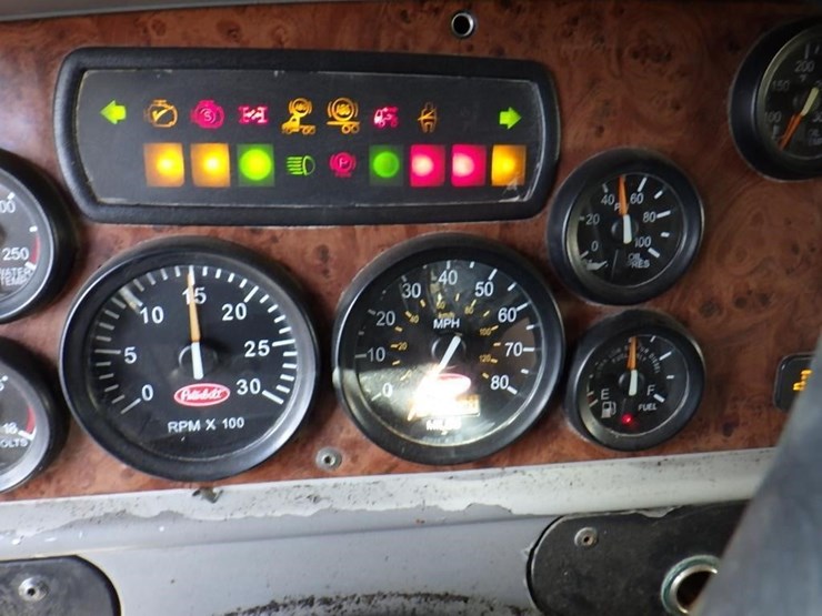 2008-peterbilt-387-image-18