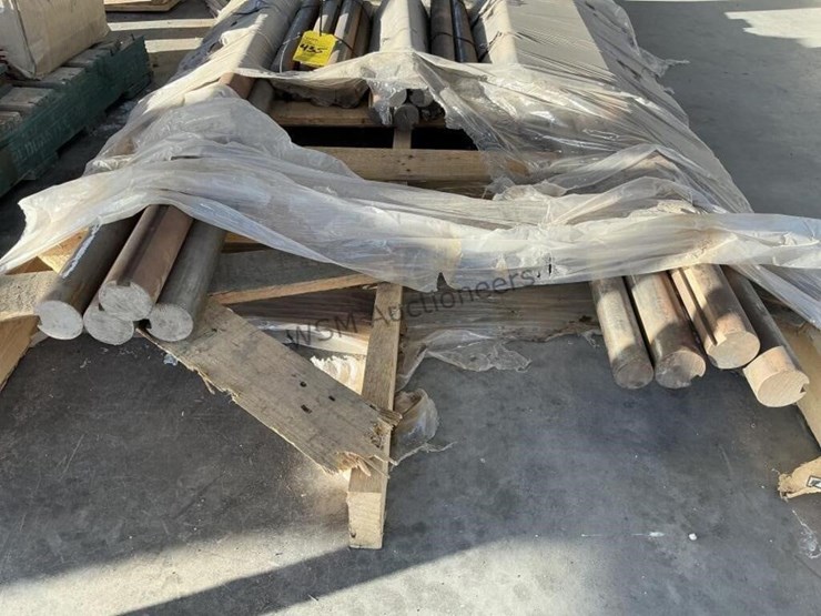 pallet-of-international-spreader-truck-floor-&-image-4
