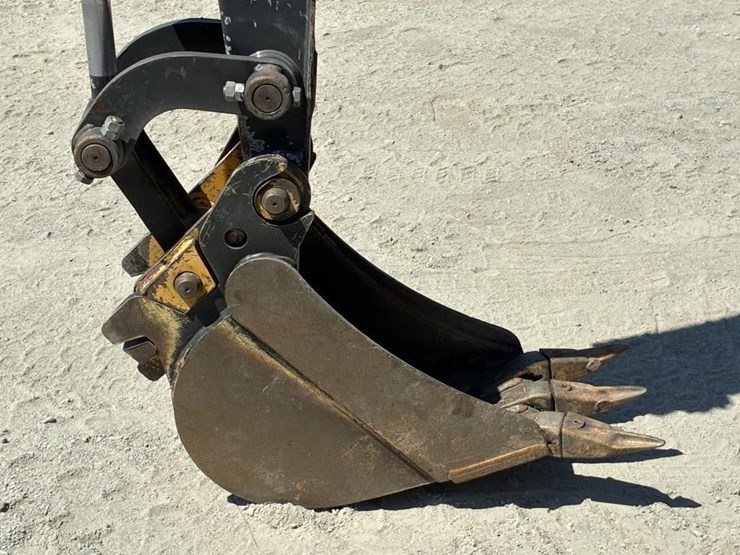 2020-deere-35g-image-8