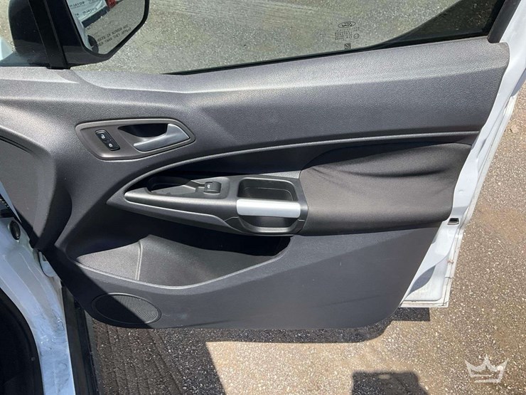 2016-ford-transit-connect-image-21